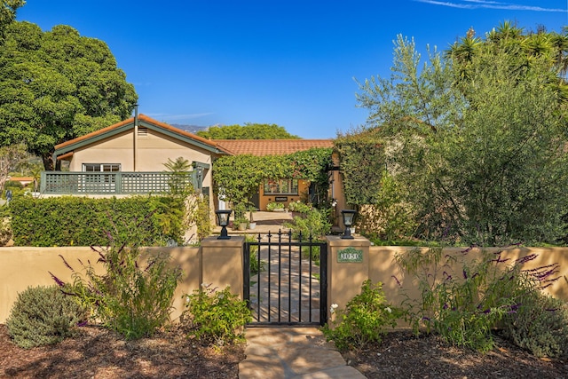 3050 Serena Rd, Santa Barbara, CA 93105 - view of gate with a fenced front yard
