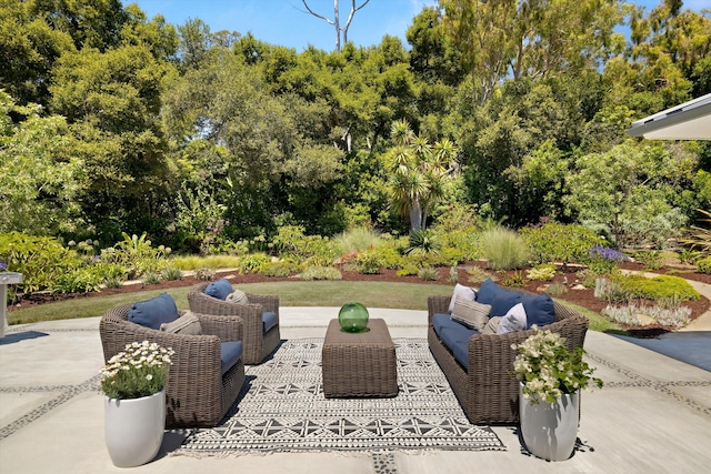 view of patio / terrace featuring an outdoor hangout area