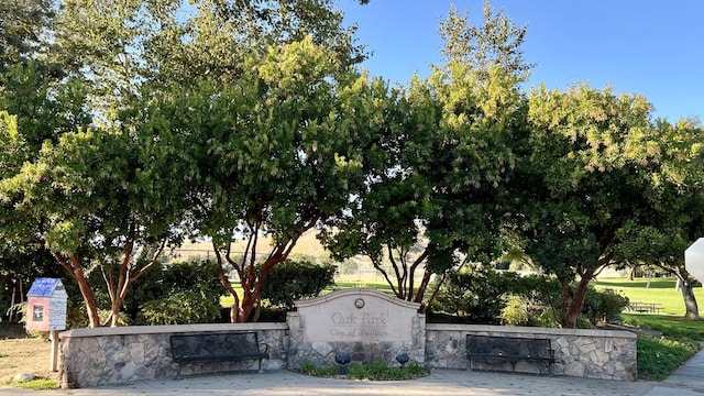 view of community / neighborhood sign