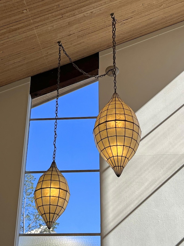 details with wooden ceiling