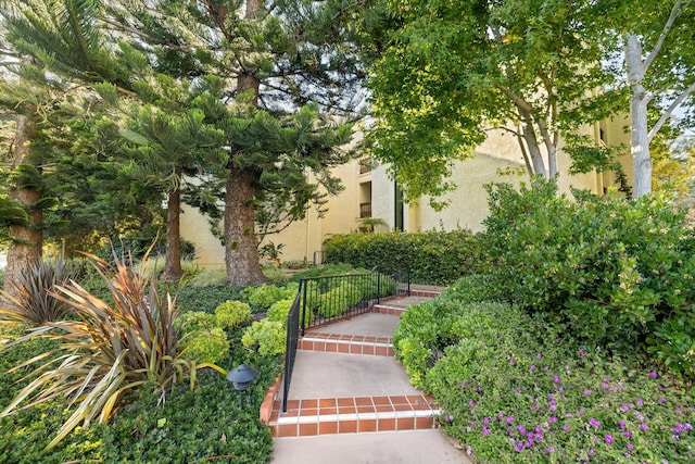 71 Seaview Dr, Santa Barbara, CA 93108 - view of home's community
