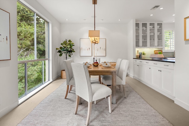 71 Seaview Dr, Santa Barbara, CA 93108 - dining space featuring recessed lighting