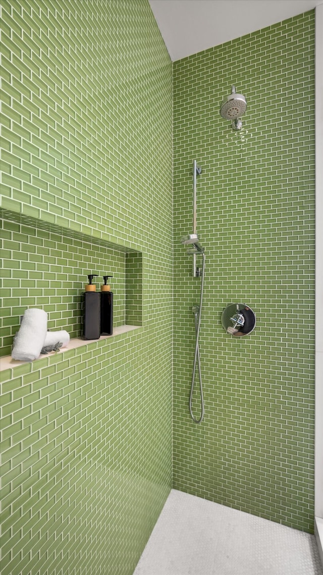 71 Seaview Dr, Santa Barbara, CA 93108 - bathroom with a tile shower