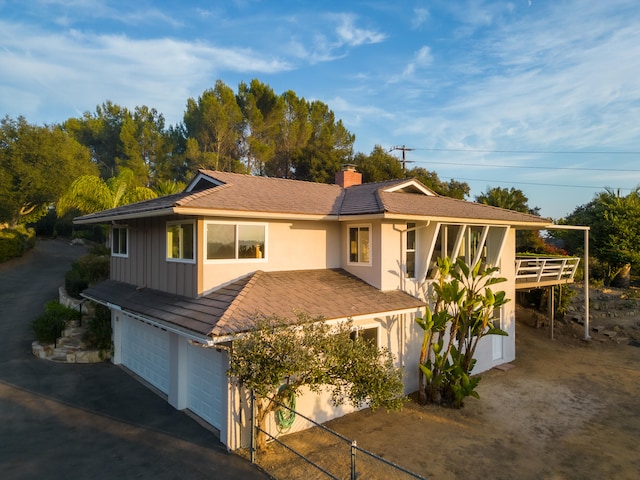 view of front of property featuring a garage