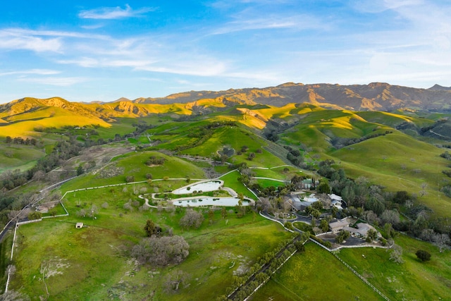 bird's eye view featuring a mountain view