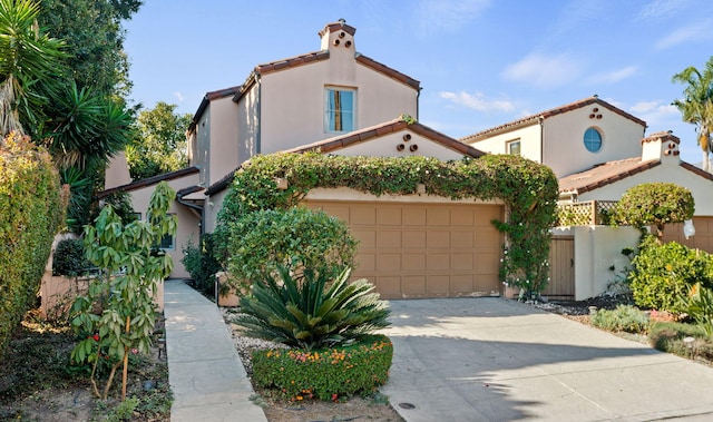 view of mediterranean / spanish-style house