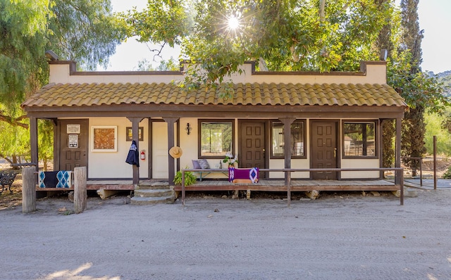 view of front facade featuring a porch