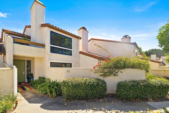 view of front of property