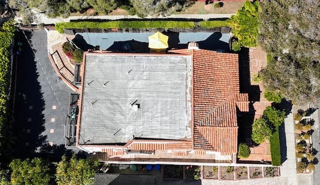 2335 State St, Santa Barbara, CA 93105 - drone / aerial view