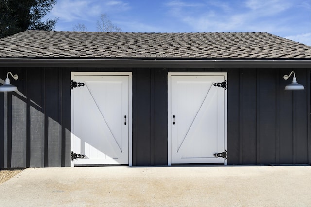 view of outbuilding