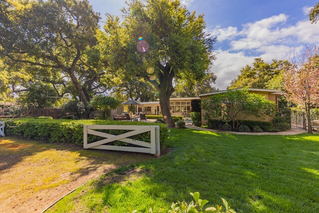 708 Cuyama Rd, Ojai, CA 93023 - view of home's community featuring a lawn