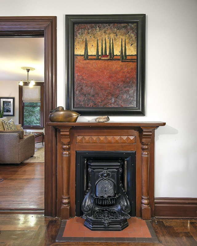 interior details with hardwood / wood-style floors