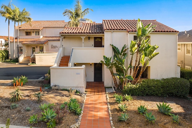 view of mediterranean / spanish-style house