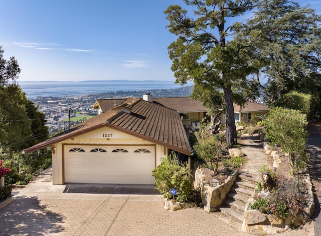 view of front of property featuring a garage