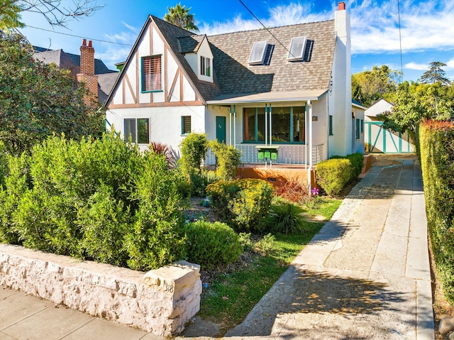 view of front of home featuring covered porch