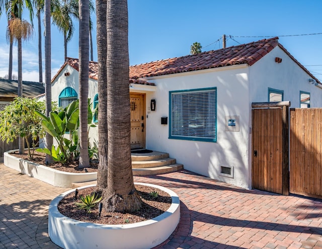 view of mediterranean / spanish-style home