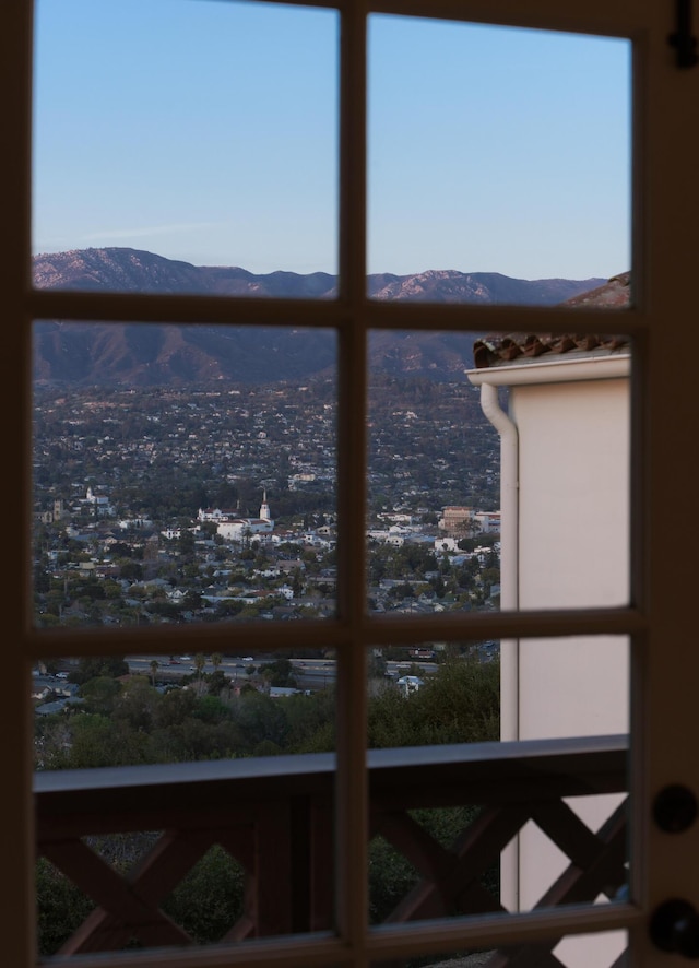 water view with a mountain view