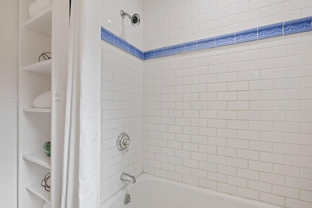 bathroom featuring shower / tub combo