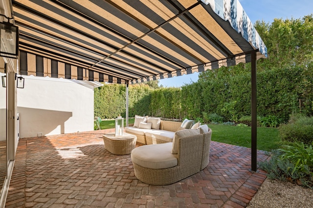 view of patio featuring outdoor lounge area