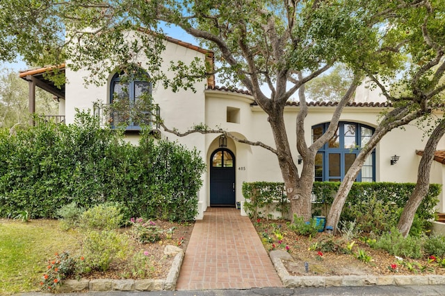 view of mediterranean / spanish-style house