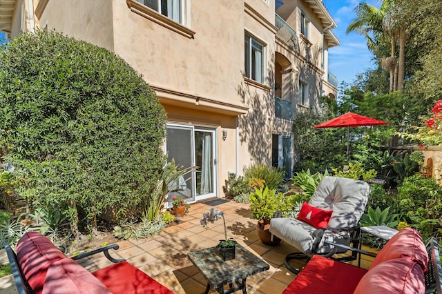 view of patio / terrace featuring an outdoor hangout area