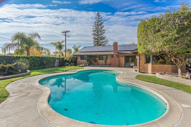 view of swimming pool