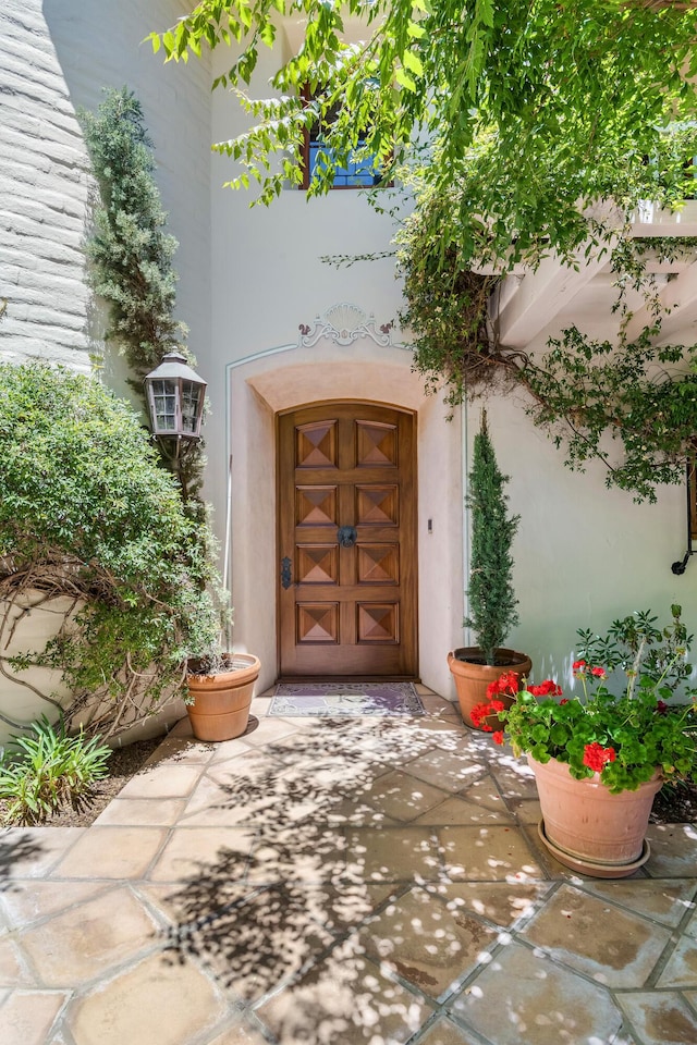 view of property entrance