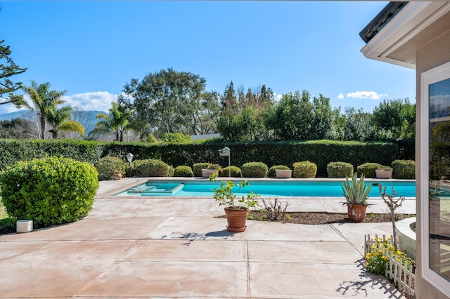 2385 Janin Pl, Solvang, CA 93463 - view of swimming pool featuring a jacuzzi and a patio