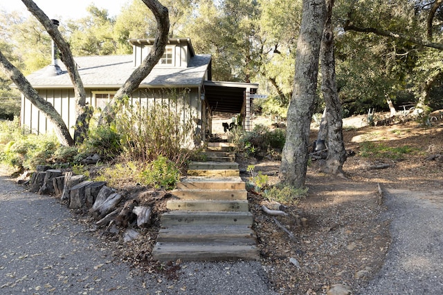 view of front of property