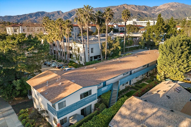 bird's eye view featuring a residential view and a mountain view