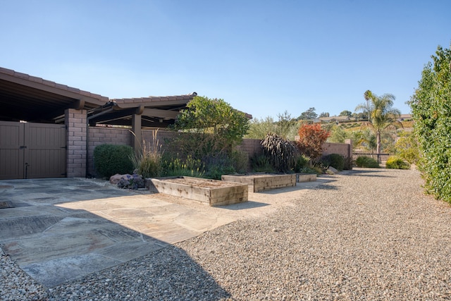 view of yard with a patio