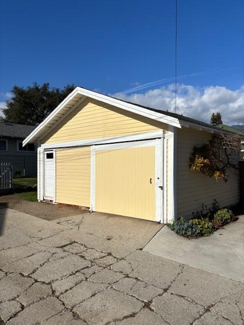 view of detached garage