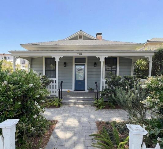 view of front of home featuring covered porch