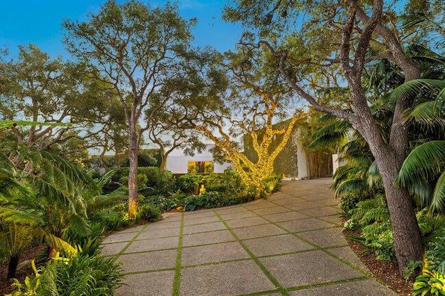 Listing photo 2 for 356 Woodley Rd, Montecito CA 93108