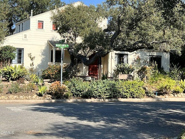 view of front of home with stucco siding