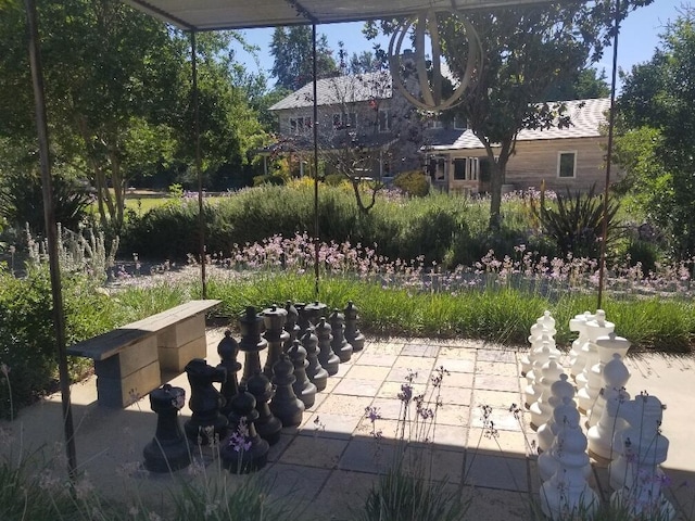 741 Saddle Ln, Ojai, CA 93023 - view of patio / terrace