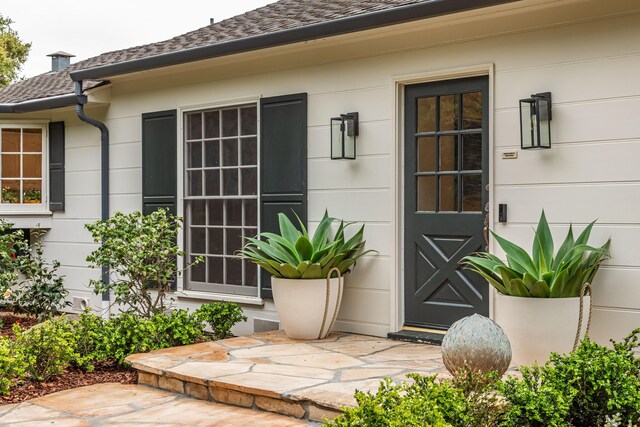 935 Arcady Rd, Santa Barbara, CA 93108 - entrance to property featuring stucco siding