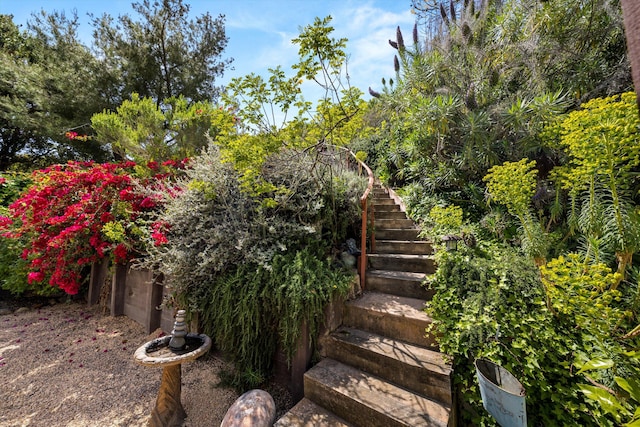 1435 Sycamore Canyon Rd, Santa Barbara, CA 93108 - view of stairway