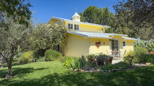 2852 Tapadero Rd, Solvang, CA 93463 - back of house with a patio area and a yard