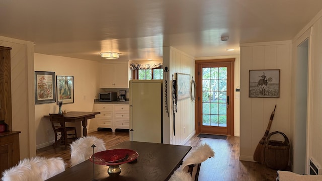 2852 Tapadero Rd, Solvang, CA 93463 - dining space featuring baseboards, a toaster, and dark wood-style floors
