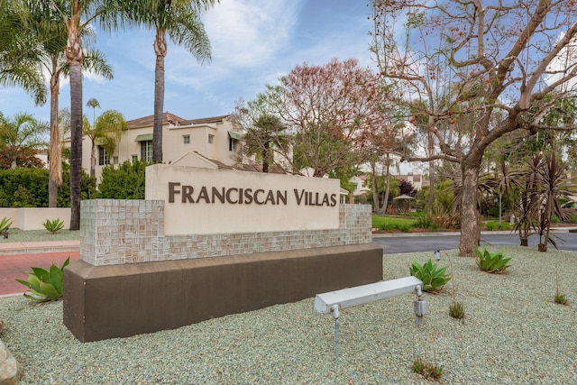 view of community / neighborhood sign