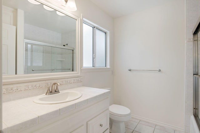 bathroom featuring a tile shower, tile patterned flooring, backsplash, toilet, and vanity