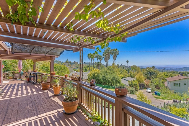 2760 Williams Way, Santa Barbara, CA 93105 - deck with a pergola