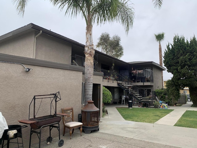 331 S Steckel Dr, Santa Paula, CA 93060 - view of building exterior with stairs