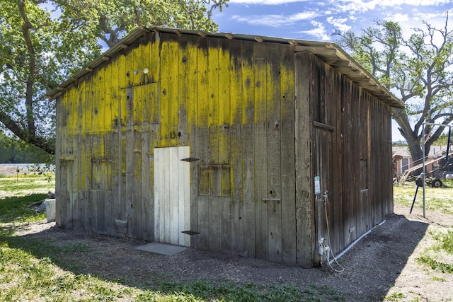 view of outdoor structure with an outdoor structure