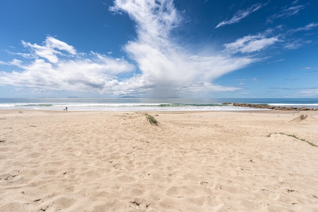 1158 Shelburn Ln, Ventura, CA 93001 - view of water feature with a view of the beach