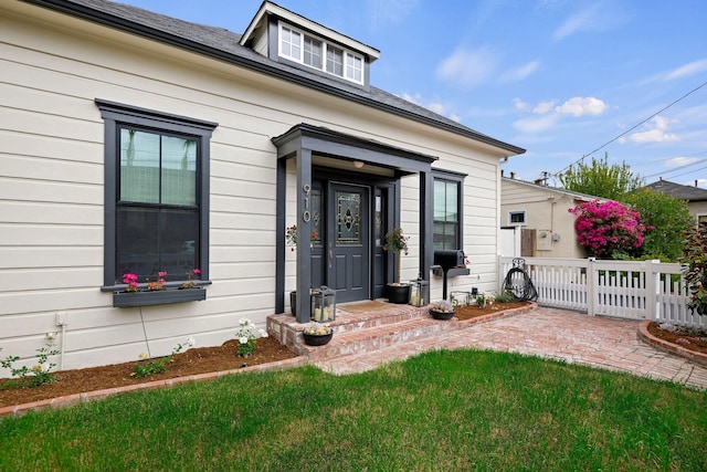 910 N Nopal St, Santa Barbara, CA 93103 - view of exterior entry