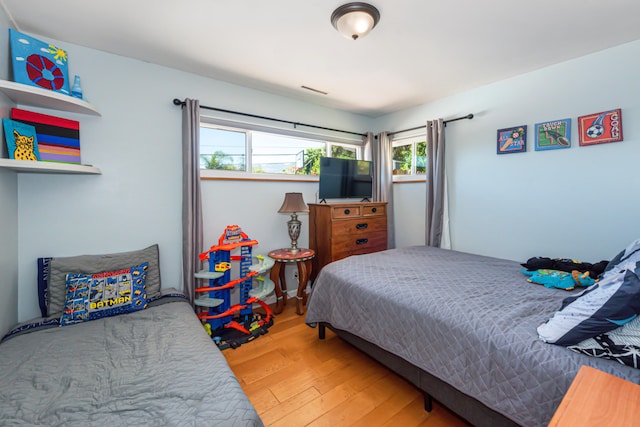 3933 Foothill Rd, Santa Barbara, CA 93110 - bedroom with wood finished floors