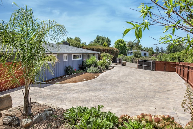 3933 Foothill Rd, Santa Barbara, CA 93110 - view of yard with a patio