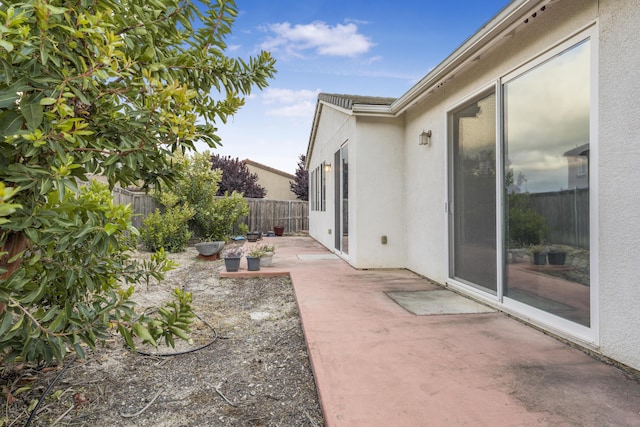 1010 Tranquillion Ct, Lompoc, CA 93436 - fenced backyard with a patio area